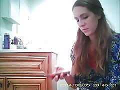 Gadis di kamar mandi