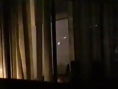 Courtaiun sedikit terbuka