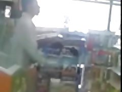Mastrubation tertangkap di supermarket