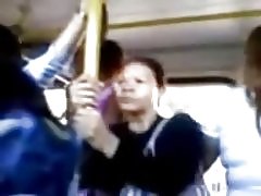 Gila masturbasi di kereta yang penuh