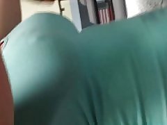 Teman saya ibu payudara besar