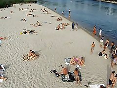 Kiev pantai telanjang Tinjauan