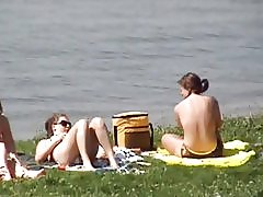 Pantai topless voyeur