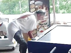 Airhockey tanpa hukum tanpa bra