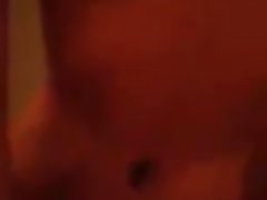 Benar-benar panas brunette duduk di Dick
