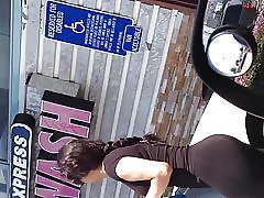 Latina melihat melalui legging vid1