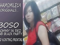 Boson ibu di gaun merah hitam panty