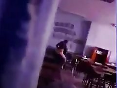 Diam-diam bercinta di kelas
