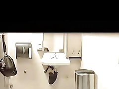 Gadis seksi voyeured di kamar mandi