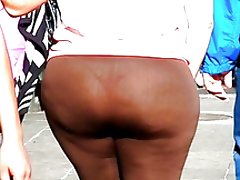 Lemak pantat bbw melihat melalui thong spandex
