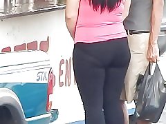 Culoncita hitam Lycra dan kaya cameltoe